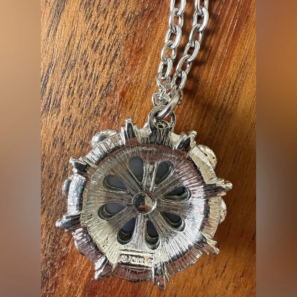 VTG Avon Silver Tone Necklace with Light Blue Rhinestone Pendant - Picture 3 of 4